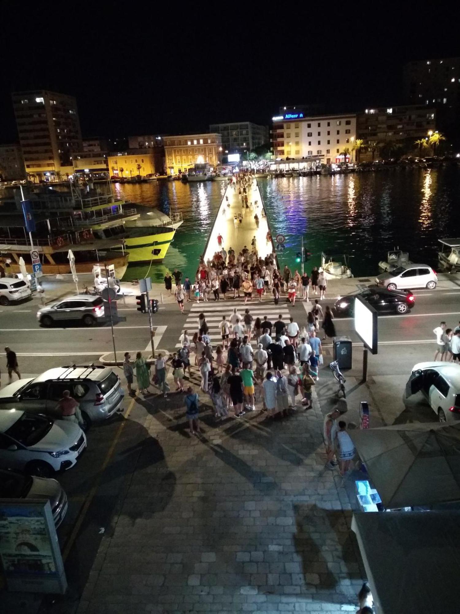 Nena City Center Apartment Zadar Luaran gambar