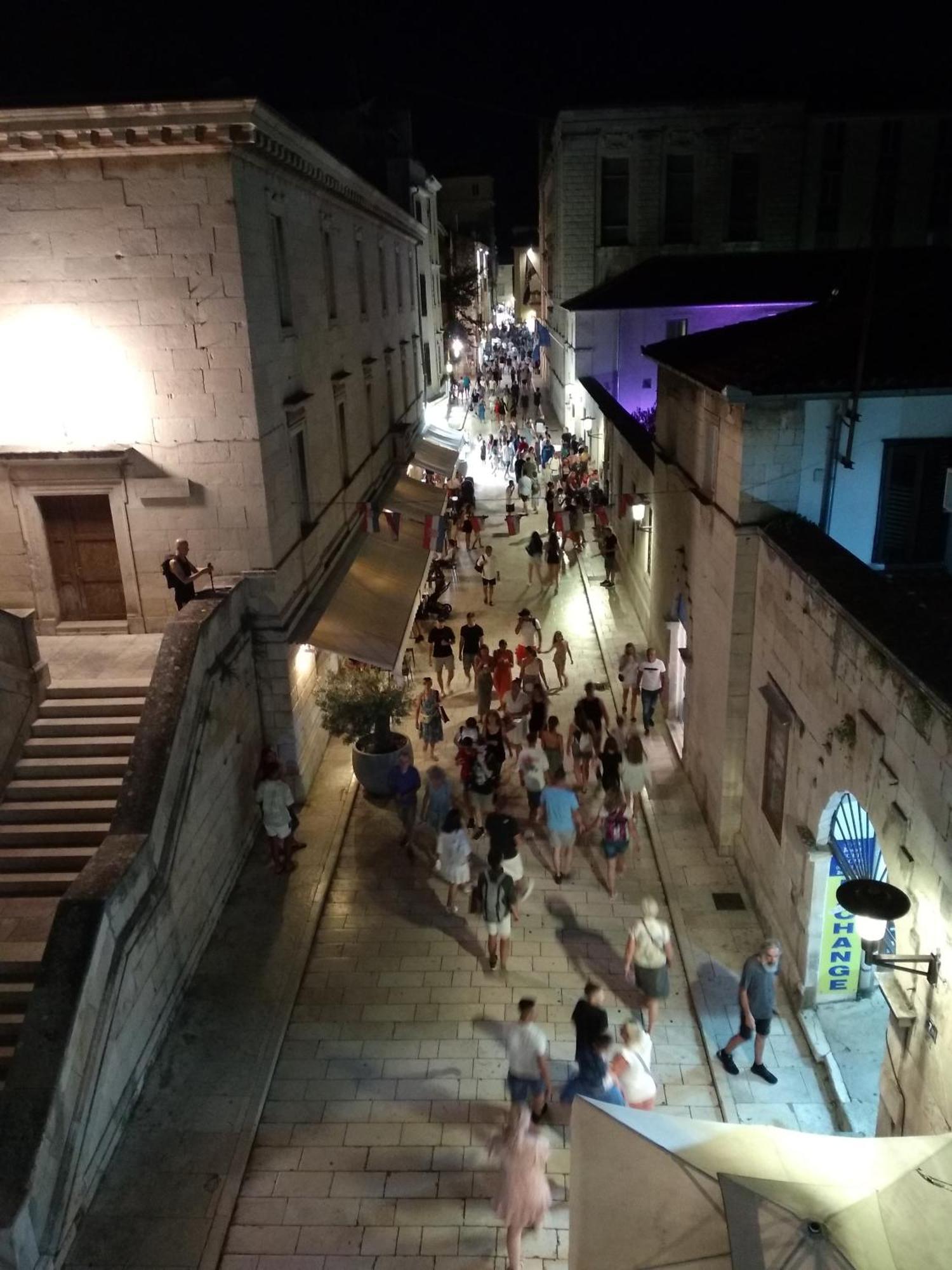 Nena City Center Apartment Zadar Luaran gambar